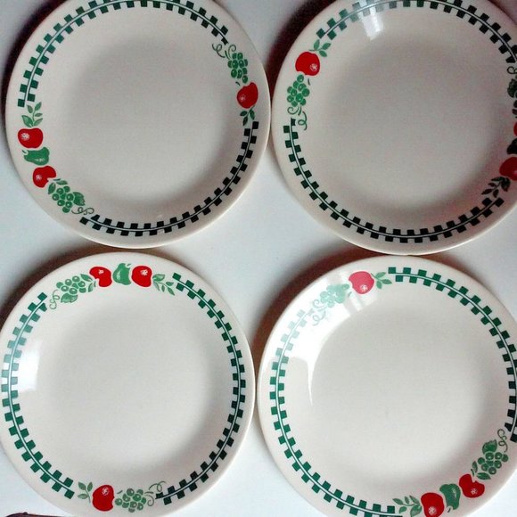 4 CORELLE CORNING Farm Fresh Apple Dessert Bread Plates Cream With Green and Red - Picture 1 of 2